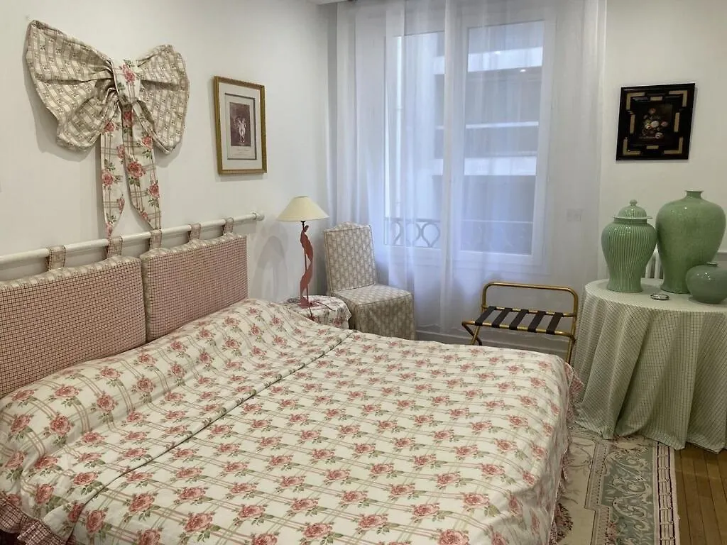 Cosy, Chic, Touristique Apartment Paris France